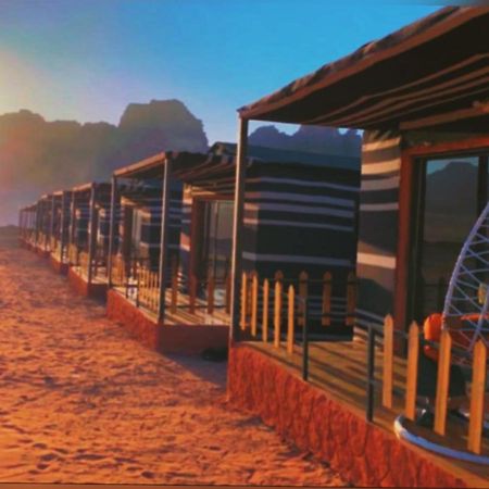 Royal Luxury Camp Hotel Wadi Rum Buitenkant foto