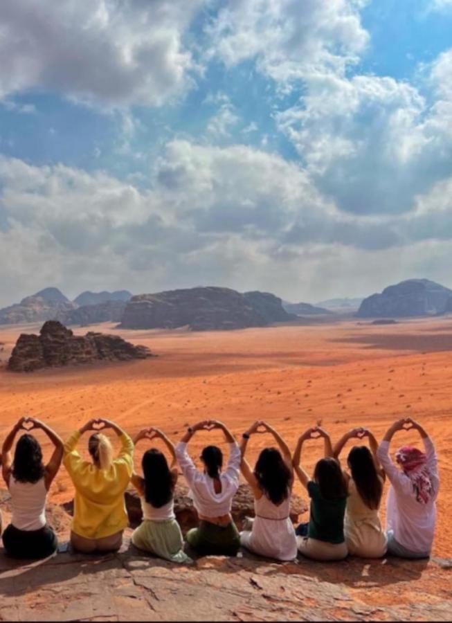 Royal Luxury Camp Hotel Wadi Rum Buitenkant foto