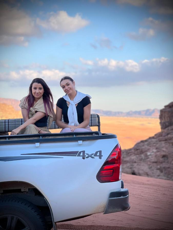 Royal Luxury Camp Hotel Wadi Rum Buitenkant foto